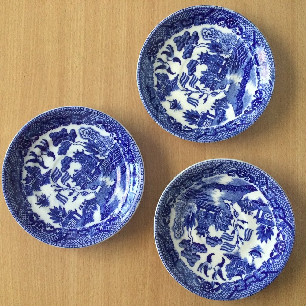 Three Vintage Japanese Porcelain Blue & White Blue Willow 5 3/4” Saucer Plates